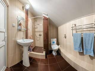 Гостевой дом Ольга Анапа Улучшенный четырехместный номер-3