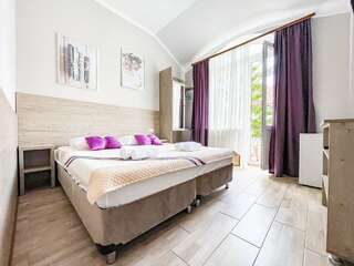 Гостевой дом Ольга Анапа Улучшенный номер с кроватью размера «king-size» или 2 отдельными кроватями-2